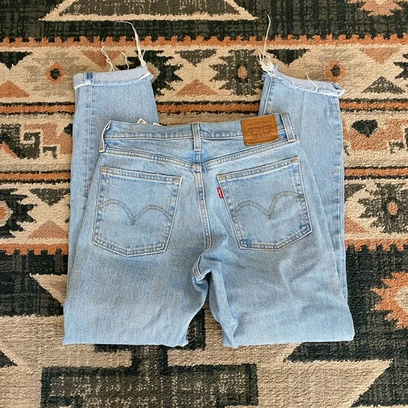 Levi’s Wedgie Jeans - Picture 2 of 4